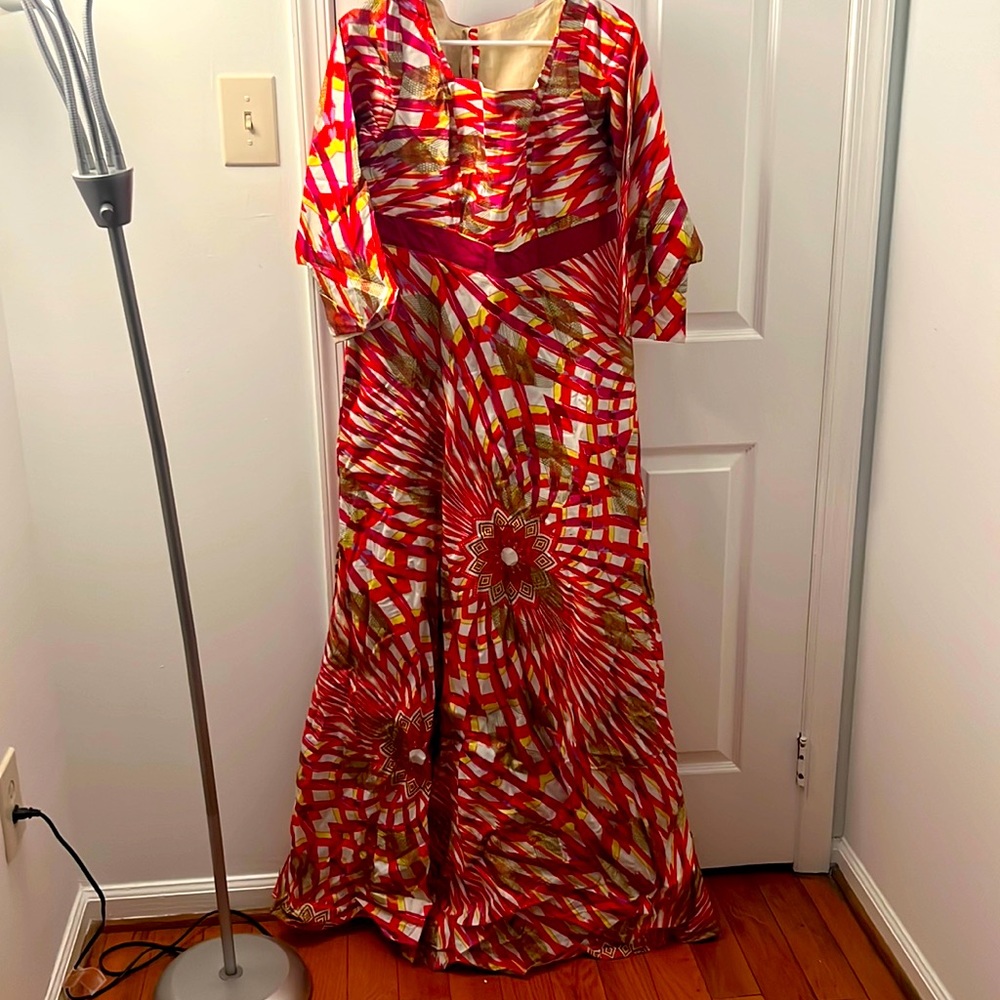 Multicolor African attire tailored (equivalent of XL)